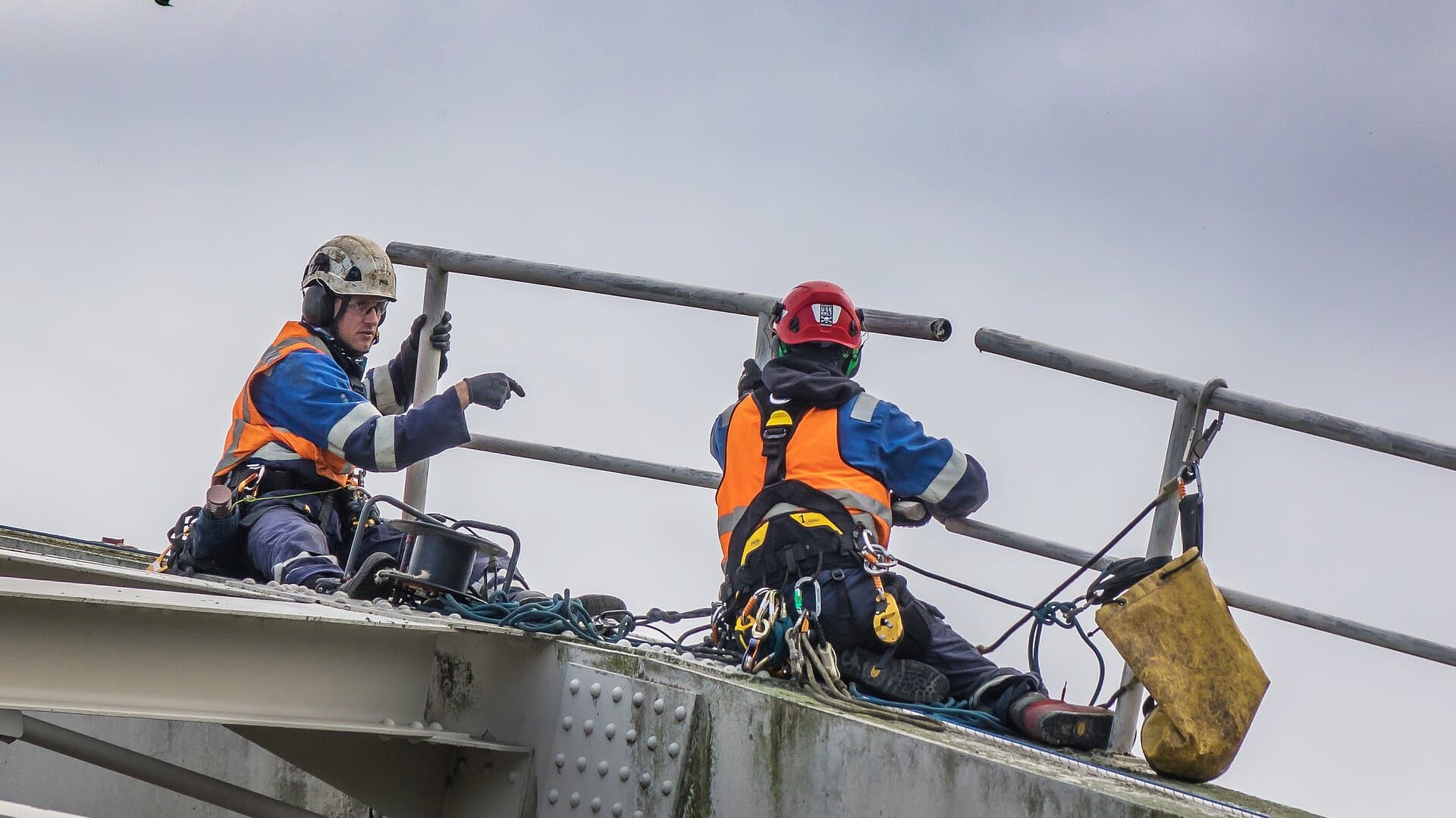 Reporting and maintenance support project image showing rope access inspection work